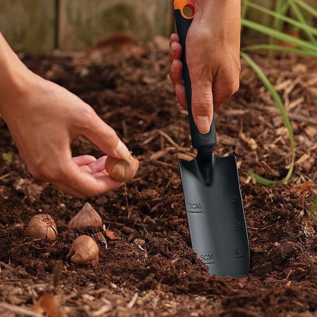 Fiskars 200S Hand Tool Kit - TROWEL